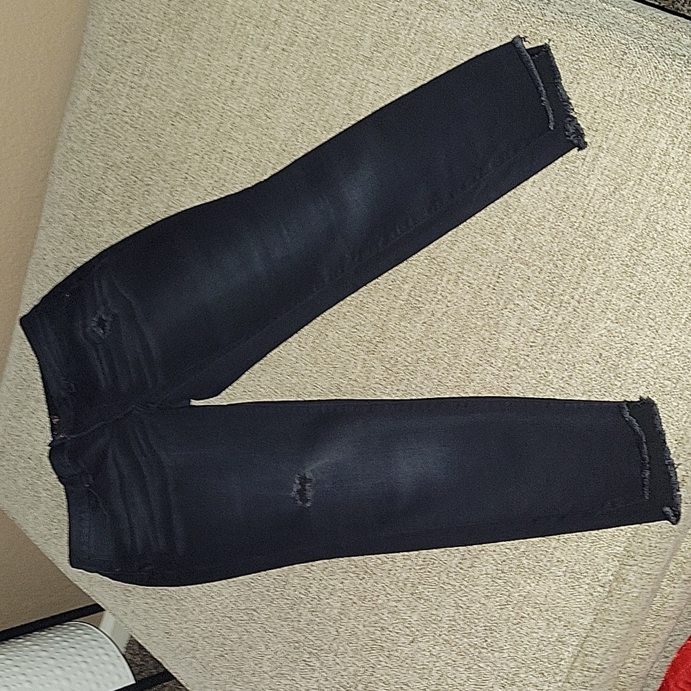 ROYALTY FORME SZ 1O BLACK WASH  LIGHTLY DISTRESSED RAW HEM, LIKE NEW CONDITION
